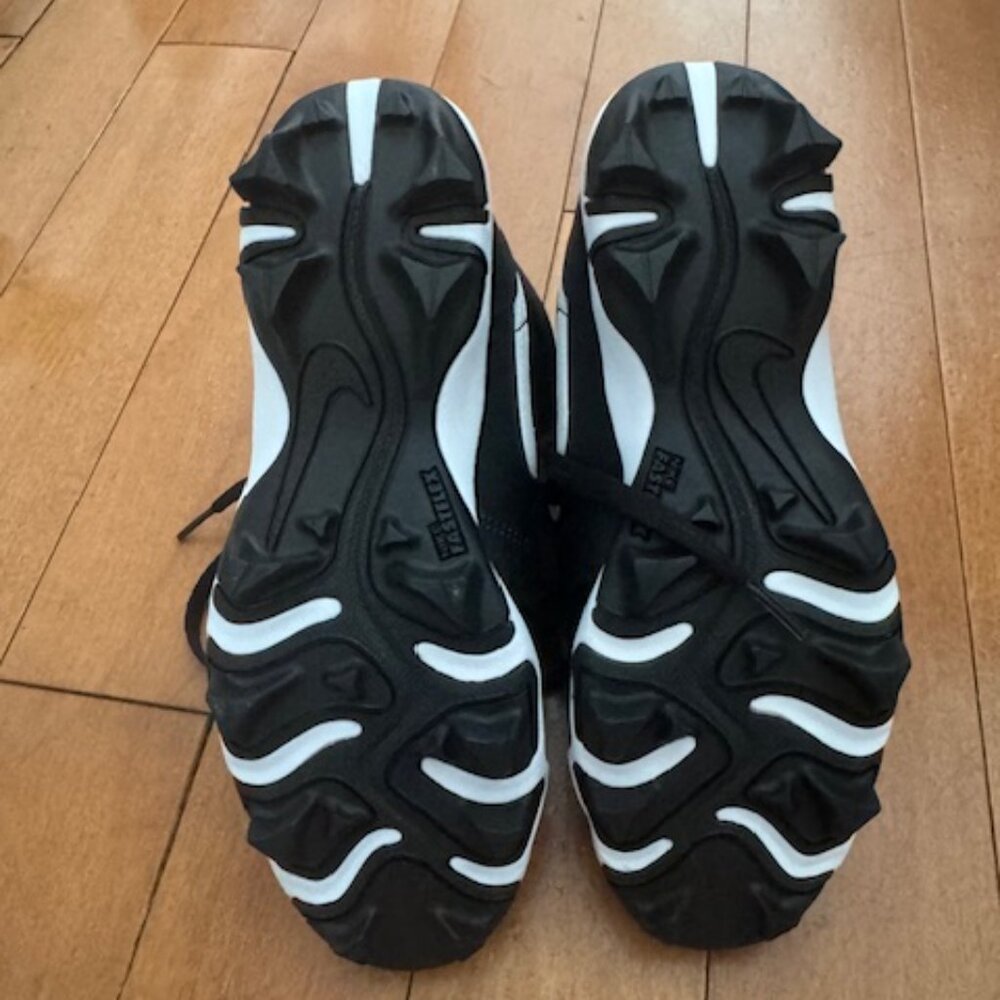 Nike Cleats - Picture 6 of 6